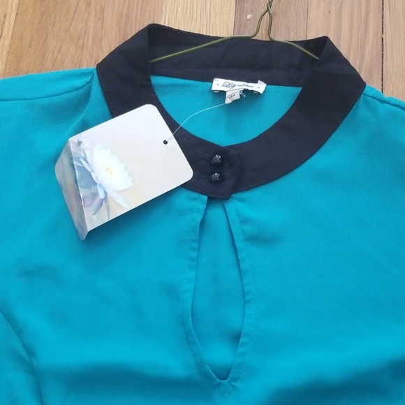 Women's pull over blouse - Picture 2 of 5